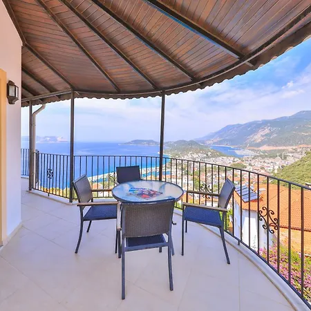 Penthouse The Grand, *