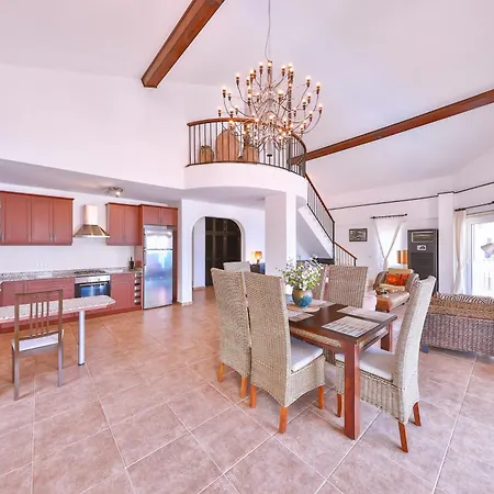 Penthouse The Grand, *