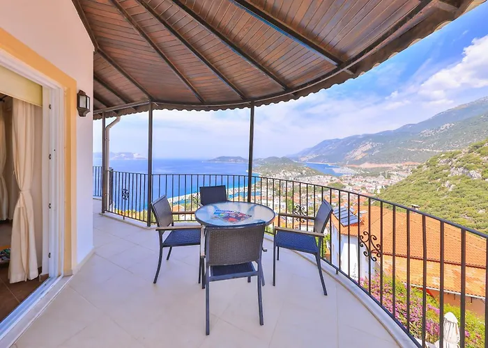 Penthouse The Grand, *